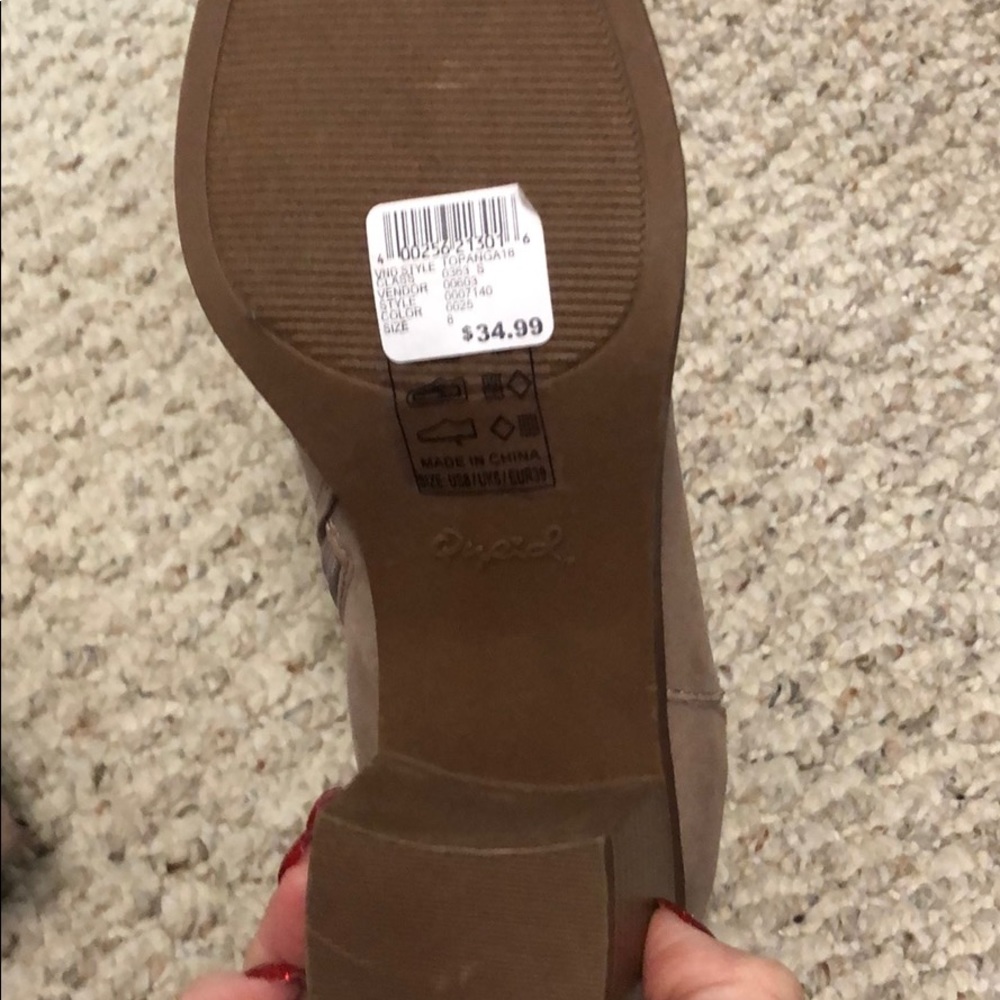 Boots - Picture 3 of 3